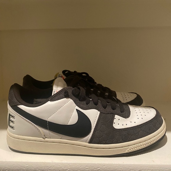 Nike dark brown and White Low-Top Sneakers